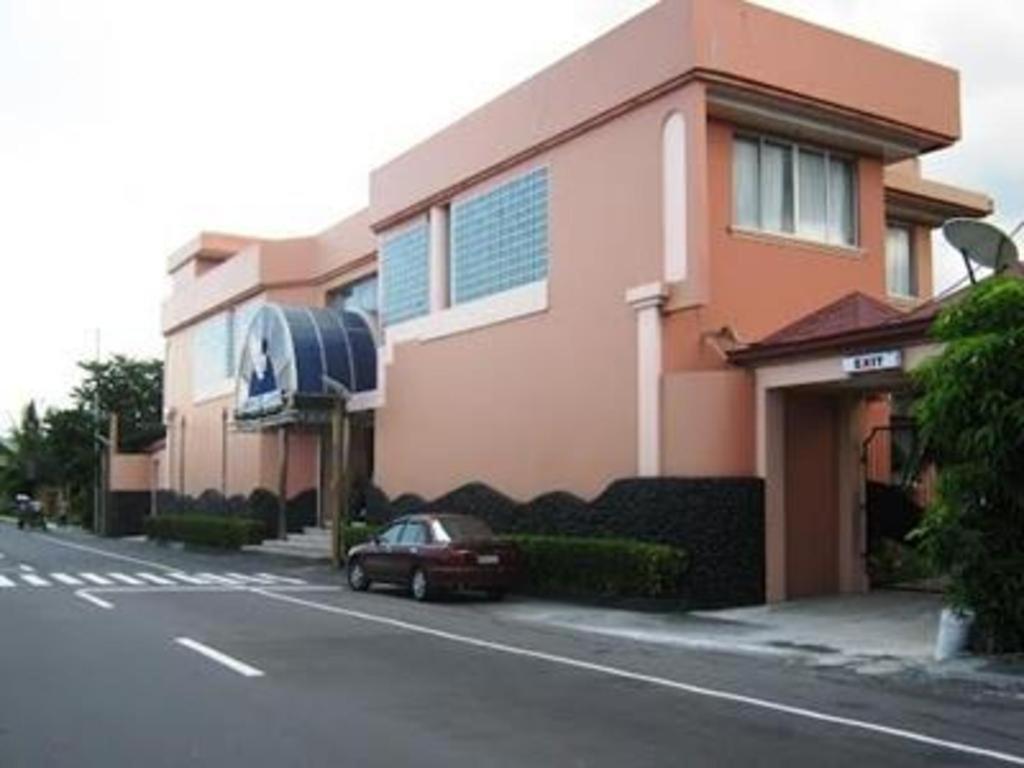 อลิเซีย โฮเต็ล แอนด์ เรสเทอรองค์ Hotel เลกัซปี ภายนอก รูปภาพ